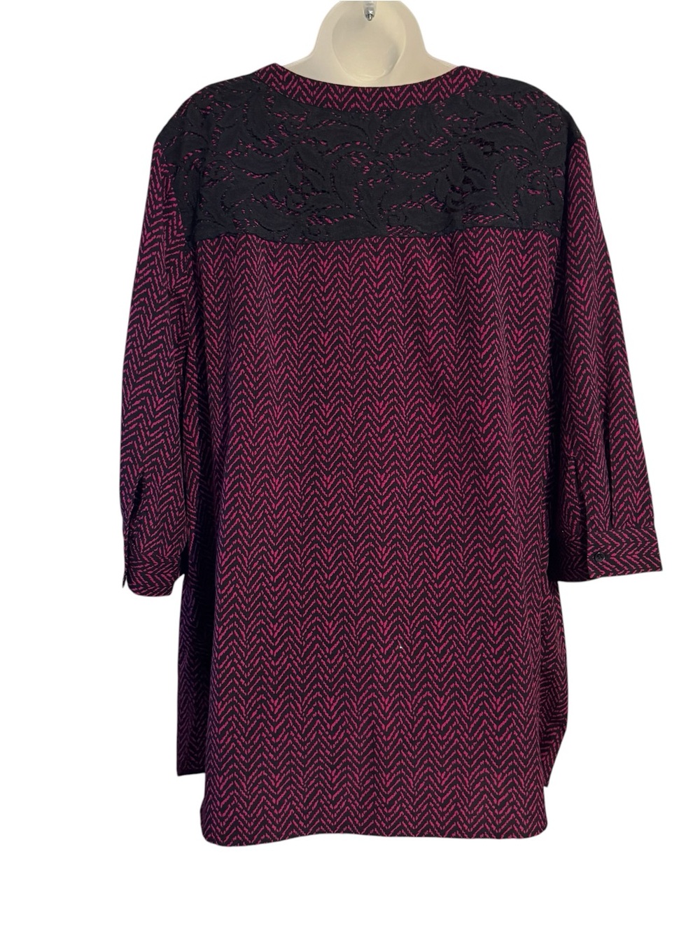 Catherine's Pink/Black Print Top with Black Lace Yoke PLUS: 2X Bin#14 - Picture 7 of 9